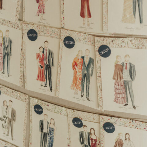 Colección de figurines de moda pintados en acuarela a mano durante sesión de live art con diseños exclusivos de estilismos y looks completos