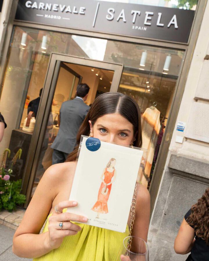 Ilustración original de acuarela pintada a mano sobre lámina presentada en evento artístico de papelería creativa en Madrid