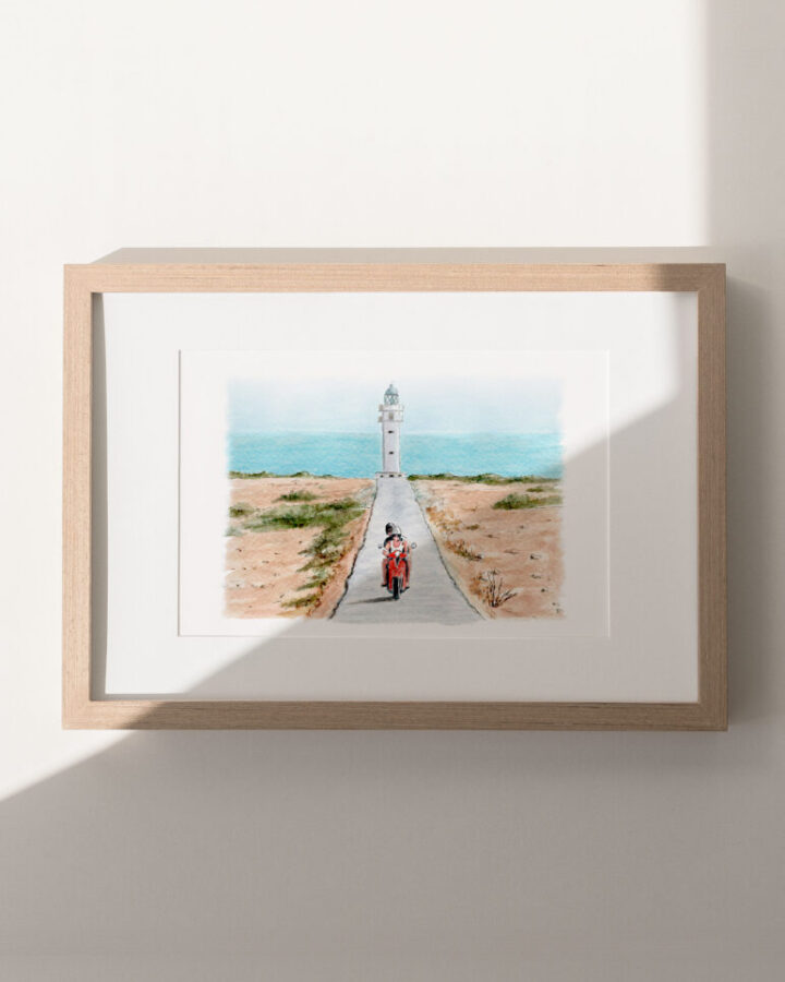 Lámina artesanal en acuarela de Formentera con el faro de La Mola, un camino recto, una Vespa roja y el Mediterráneo al fondo