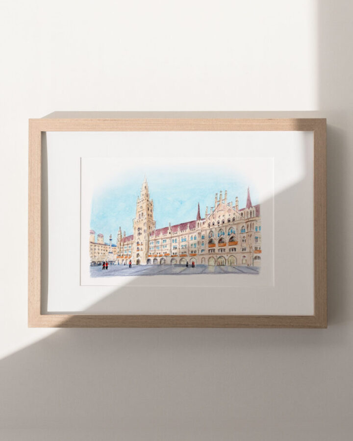 Ilustración en acuarela de Múnich con la fachada neogótica del Ayuntamiento Nuevo en la plaza Marienplatz bajo cielo azul