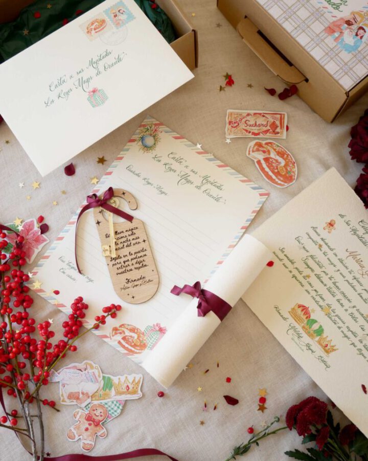 Set completo de Caja Llave Mágica de Reyes Magos con sobre decorado, carta personalizada, llave de madera y elementos festivos navideños