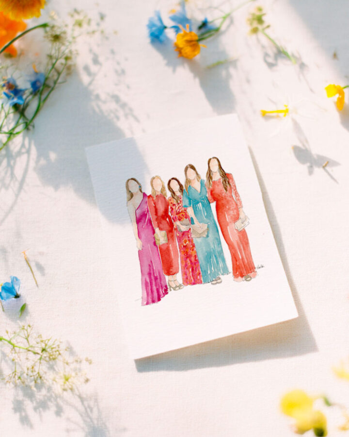 Ilustración artesanal en acuarela de un grupo de cinco mujeres con vestidos elegantes pintada en directo durante un evento